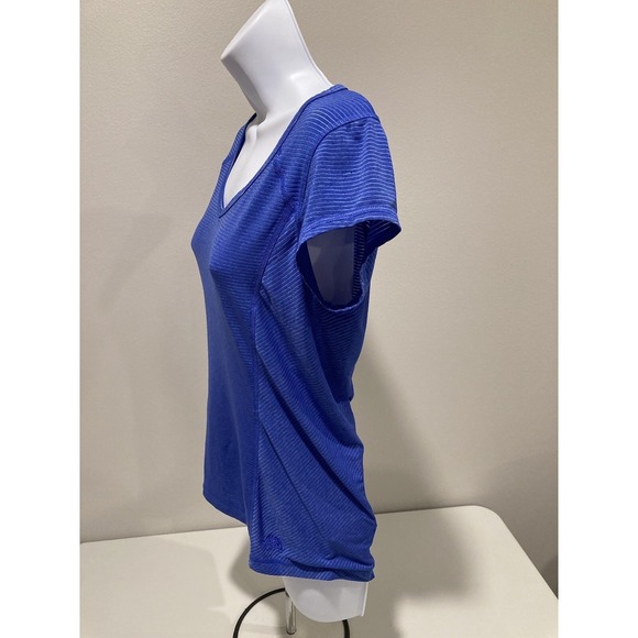 The North Face Women's Blue Short Sleeve Thin Top Size Small - Picture 2 of 4